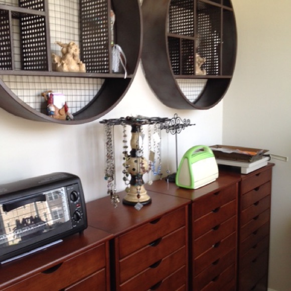 Meet your Posher, Susannah - Picture 3 of 8